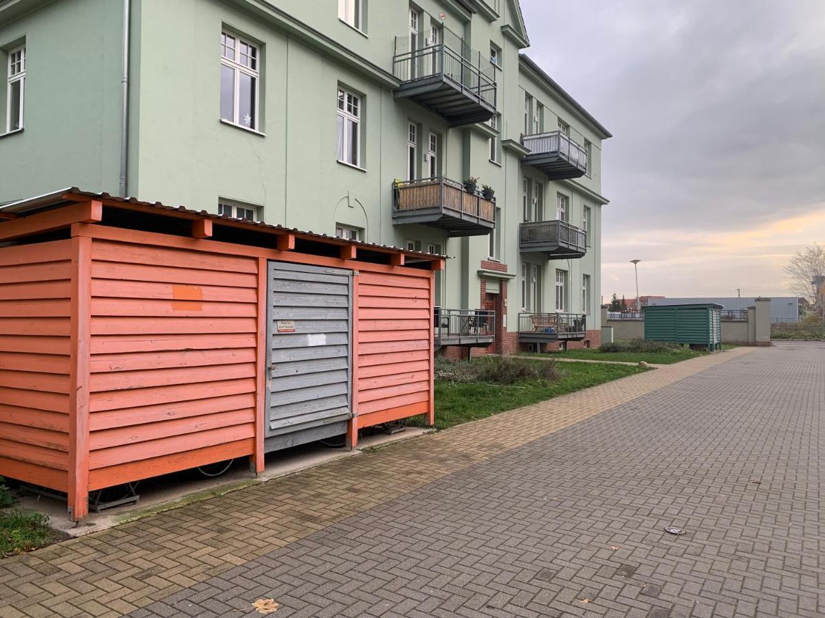 Ruhig - Privatparkplatz - Barrierearm Quiet - Private Car Park - Low Barrier Magdeburg Exterior foto