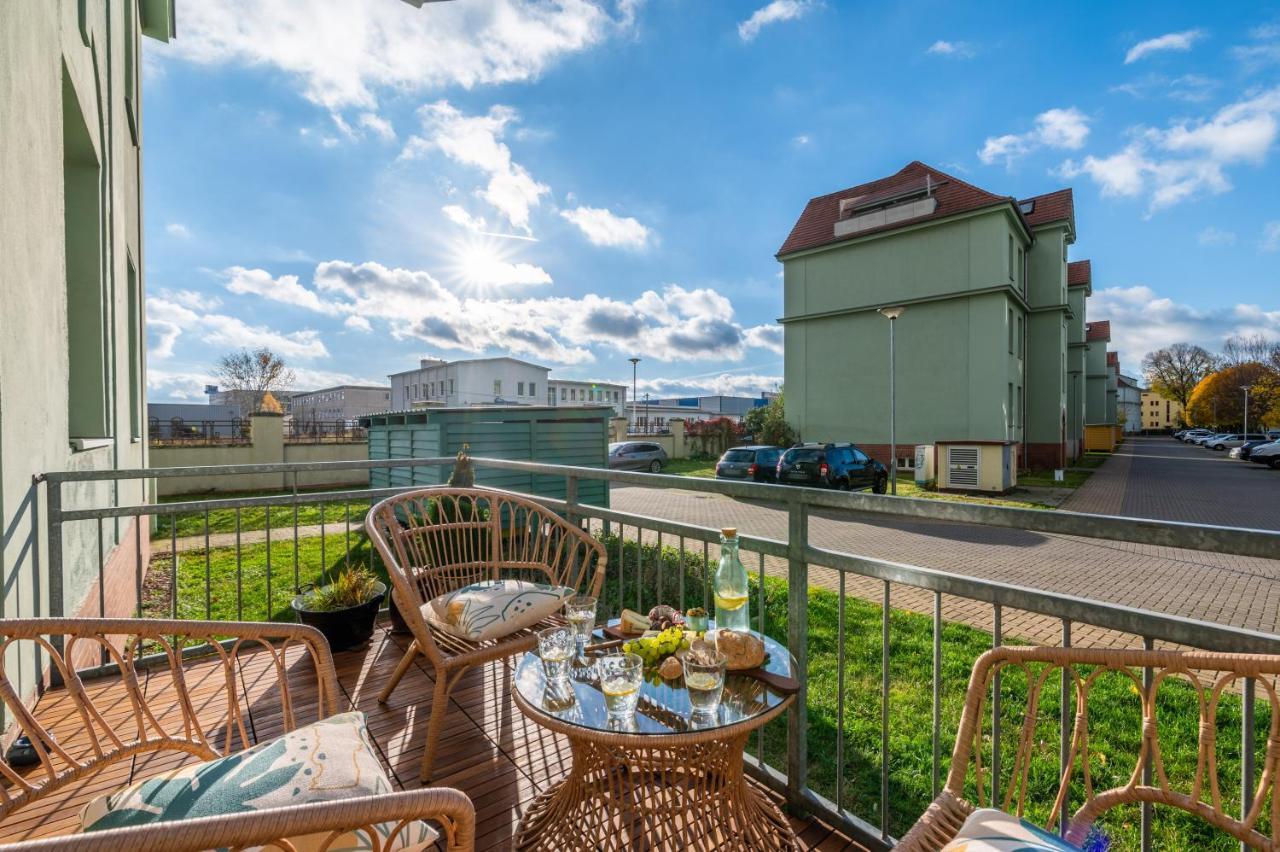 Ruhig - Privatparkplatz - Barrierearm Quiet - Private Car Park - Low Barrier Magdeburg Exterior foto
